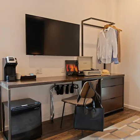 Sosuite At The Queen - Queen Village-2